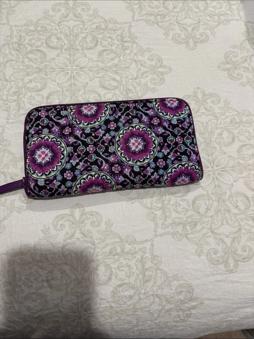 Vera Bradley wallet - Picture 1 of 3